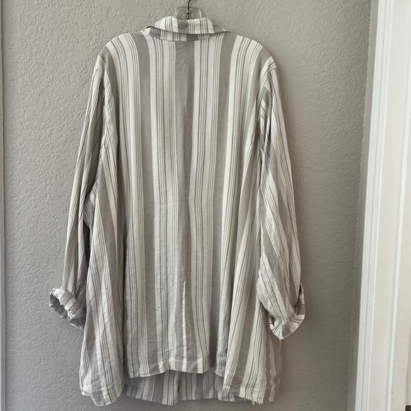 Torrid Linen Blazer. Beachy Sandy/ Natural Color Stripes. Size 5X - Picture 7 of 9